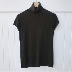 Theory short sleeve turtleneck top
